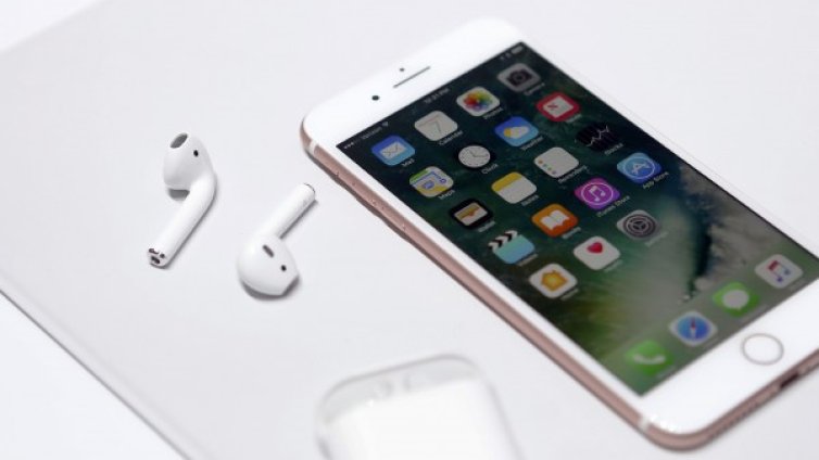 Apple избира измежду 10 дизайна за новия iPhone