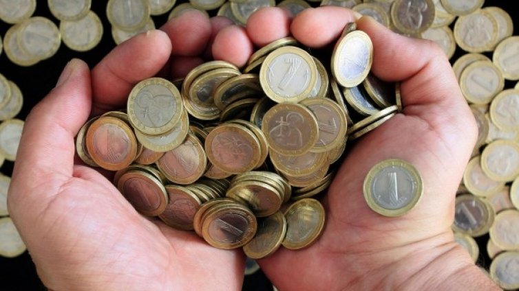 Пенсионерка даде 6200 лв. за "разваляне на магия"