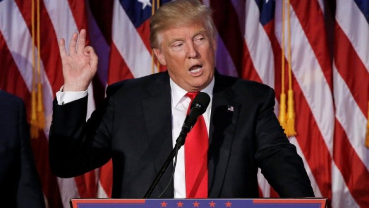 Вместо "да пресуши блатото", Доналд Тръмп се гмурва в него? 