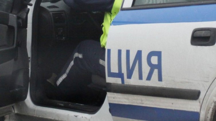 Влекач удари кола в Ямболско, 13-годишно загина