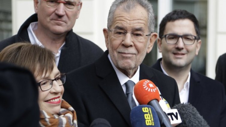 Ван дер Белен печели президентския вот в Австрия