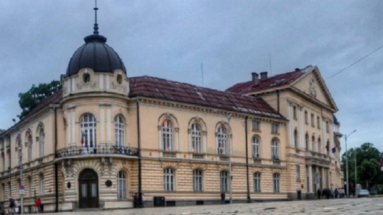 Новият шеф на БАН на крака при Борисов, договори  8,3 млн.