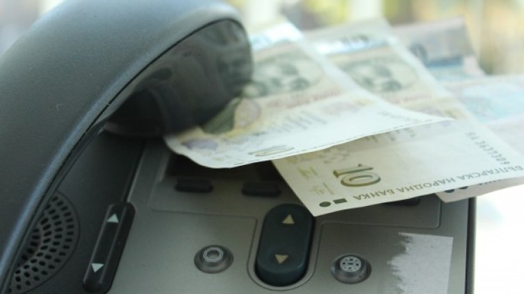 Две баби от Русе дадоха над 10 бона на измамници