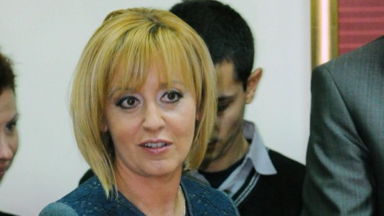 Манолова дарява ваучери за храна на пострадалите в Хитрино