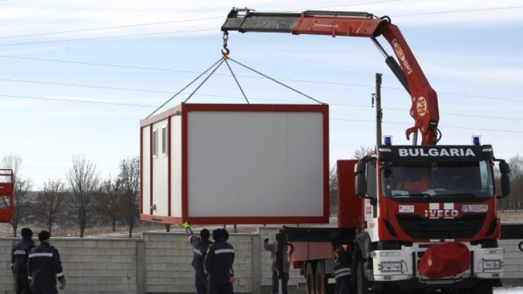 Фургоните за Хитрино &ndash; докарани. Къде ще са &ndash; никой не знае!
