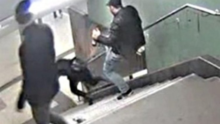 Цялата банда "юнаци", изгаврили се с жената в метрото &ndash; българи