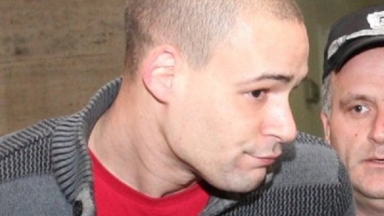 Холандският касапин пушел трева от 13-годишен 