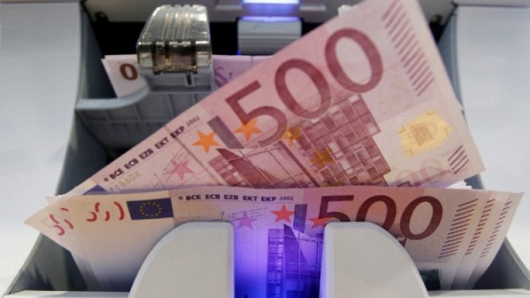 Разкритие: 400 сметки с кеш за терористите