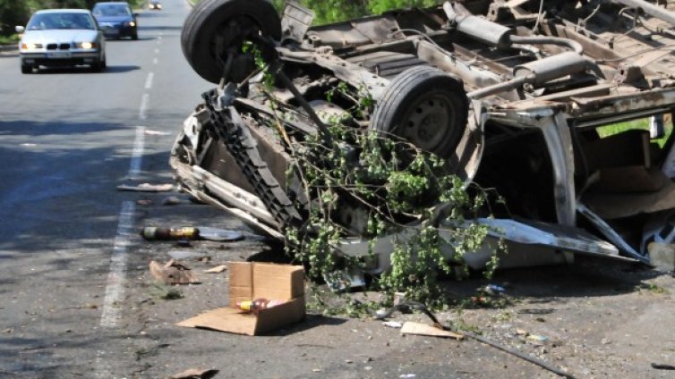 Трима загинаха при катастрофи през денонощието