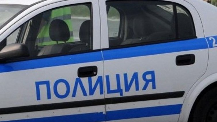 Кола падна в пешеходен подлез в София