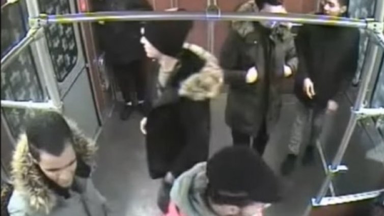 Развръзка: Подпалвачите от берлинското метро се предадоха