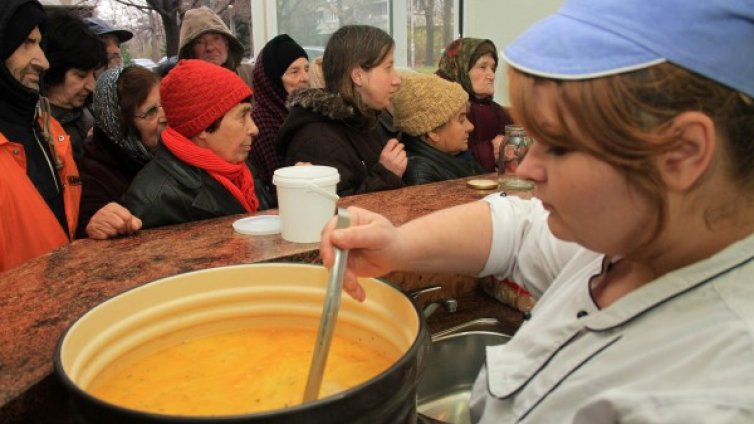 29 хиляди бедни са нахранили общинските трапезарии 