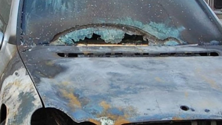 Три автомобила изгоряха в Кюстендилско