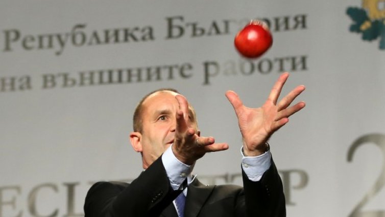В кабинета "Радев": Герджиков, Ананиев, Паси?