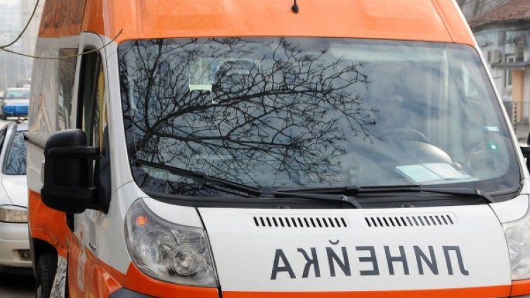 Шофьор бере душа, на наклон не дръпнал ръчна, слязъл и...