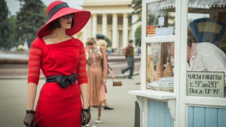 Загадъчната история на модела Реджина в "Червената кралица"