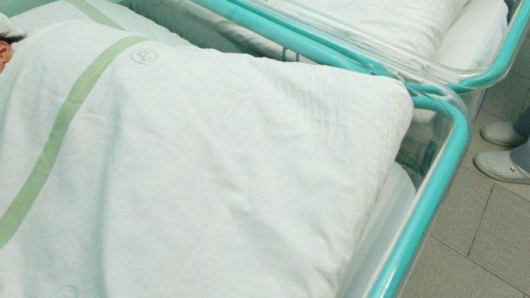 20-годишна ромка от Сливенско роди вкъщи