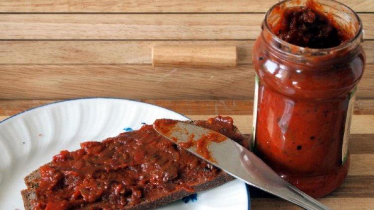 Токсиколог: Откритият в лютеница олеамид не е дрога!