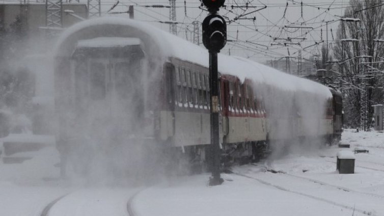 Влаковете към Варна &ndash; с над 200 минути закъснение!