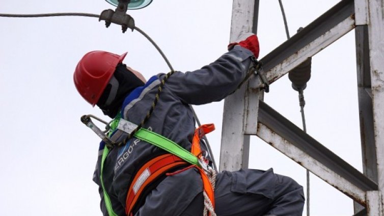 Сметката: 144 места без ток, оправиха авариите в 151