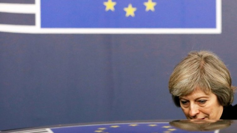 Тереза Мей &ndash; власт в сянката на Brexit-а 
