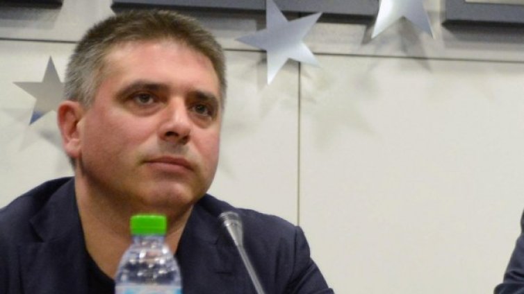 ГЕРБ и референдумът се препънаха в правната комисия