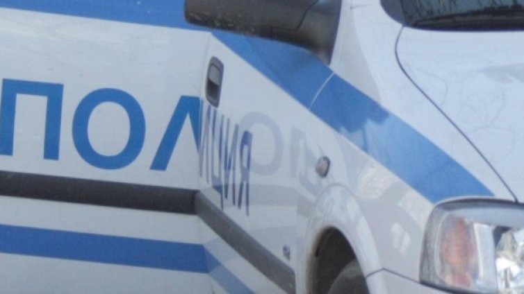 Пиян не си хареса сметката в бар, чупи на изпроводяк