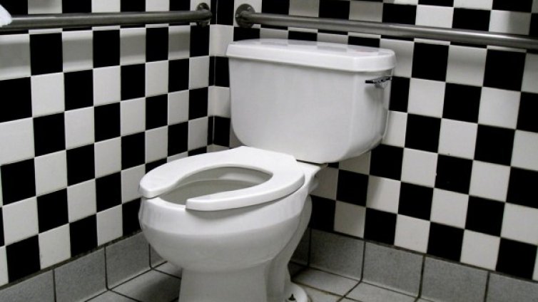 Кои храни и напитки увеличават производството на урина?