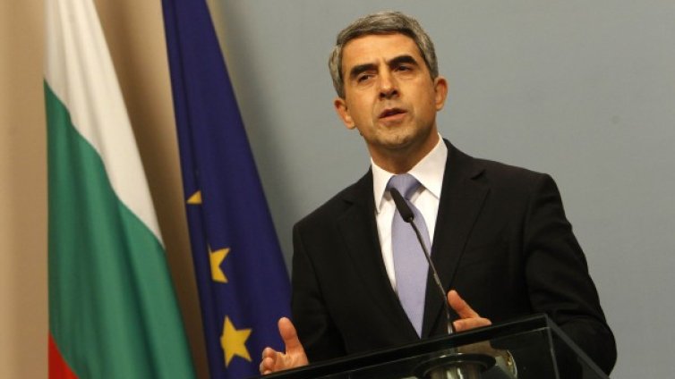 Бъдещето на Плевнелиев &ndash; сред хората, в читалища и кръчми 