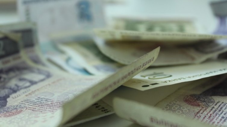 За ало апашите &ndash; баба остави торба с 6 бона на улицата
