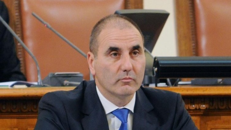 Цветанов към Нинова: Агресивното ви поведение не е достойно!