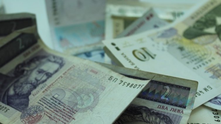 Левове, евро, лири... хиляди "летят" към ало измамници