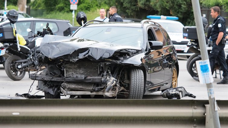 Младо момиче загина в тежка катастрофа край Бургас