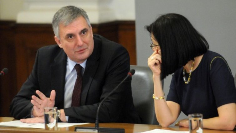 Амнезия във властта: Кунева "забрави" наем, Калфин - ипотека