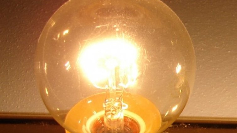 Чакаш отговор на жалба за сметката за тока? Може да не я плащаш!