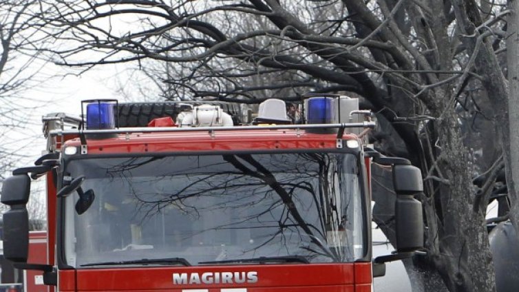 Късо съединение подпали автобус в Търновско