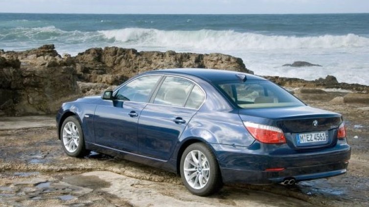 BMW плаща $500 млн. за... влага в багажника