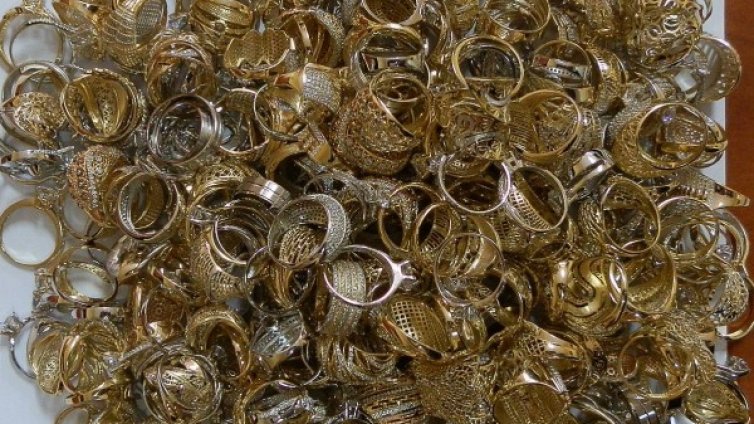 Пипнаха контрабандни златни бижута на Капитан Андреево