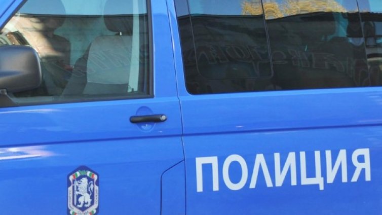 Дядо брои 9 бона за ремонт на покрив, измамиха го