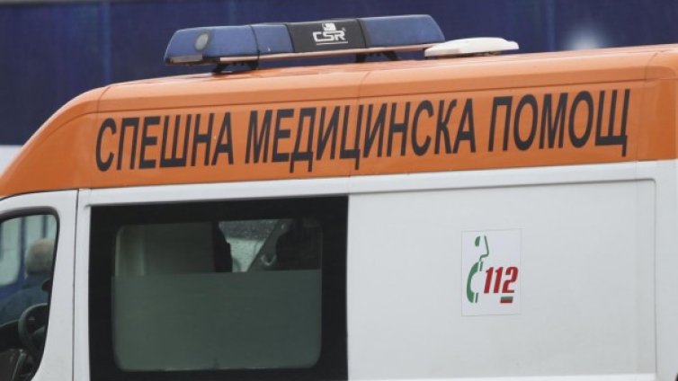 Възрастна жена с опасност за живота след пожар в Дюлино