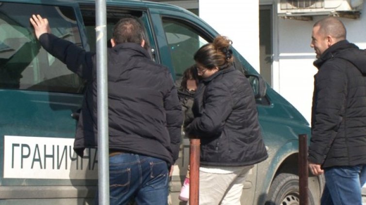 Спипаха 18 мигранти на Калотина, с тях и трима трафиканти