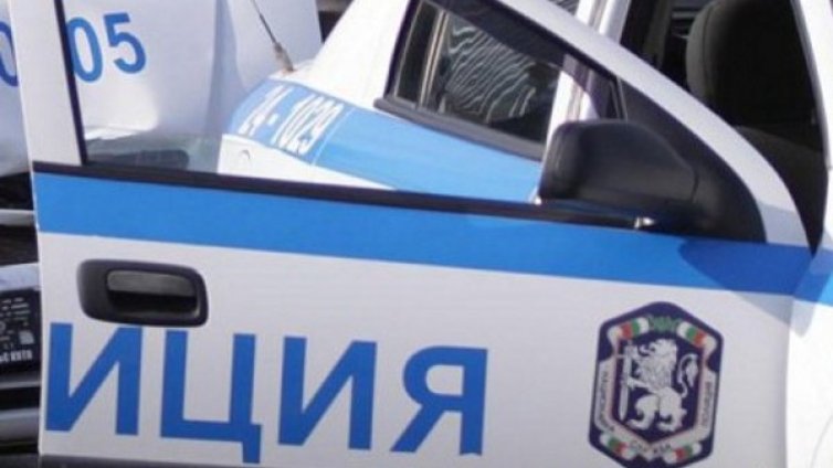 Пиян полицай обижда и заплашва младежи