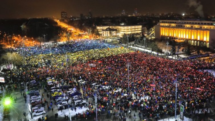 Румънците не спират, но правителството оставка не дава