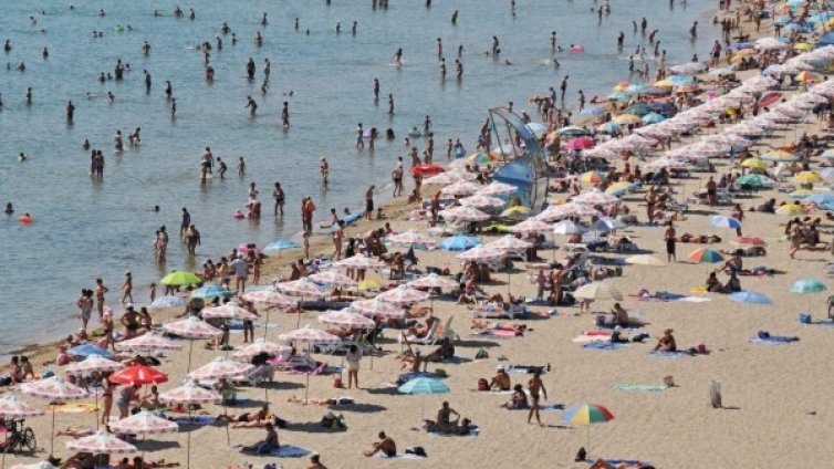 Гърция ли? Всеки трети с план за море у нас!