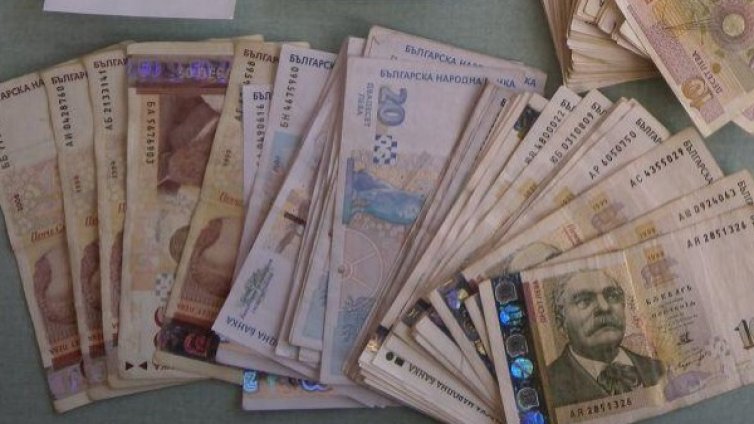 1012 лв. &ndash; средната брутна заплата за декември