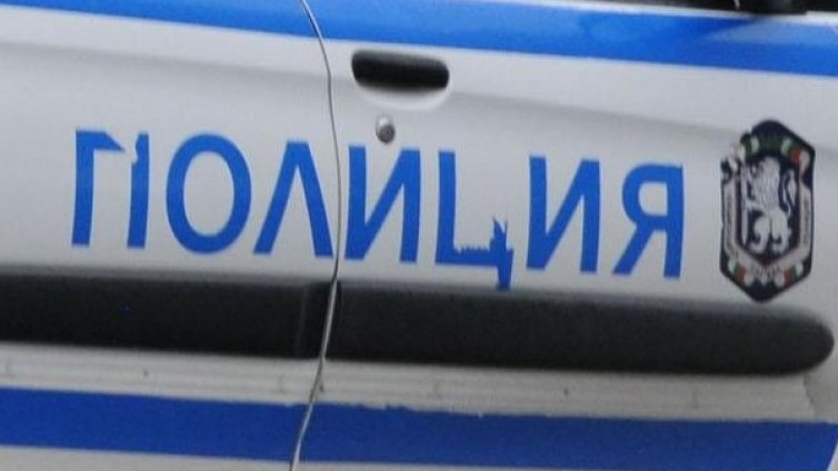 Маскирани нападнаха клиент на банка в София 