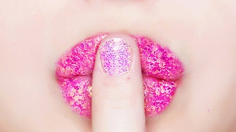 Тенденции 2017 - Брокатени устни