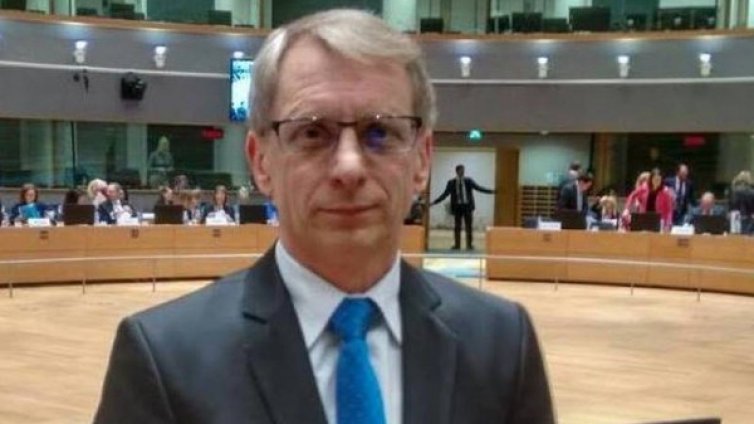 Денков настоява: Парите за наука от ЕС са замразени