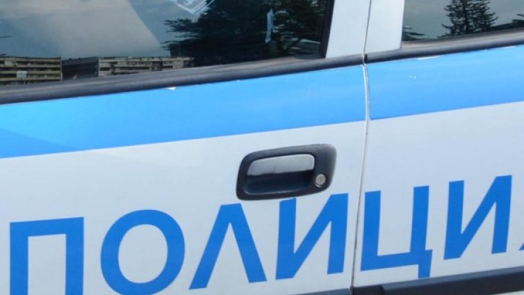 ТИР се обърна на "Хемус", шофьорът е в болница