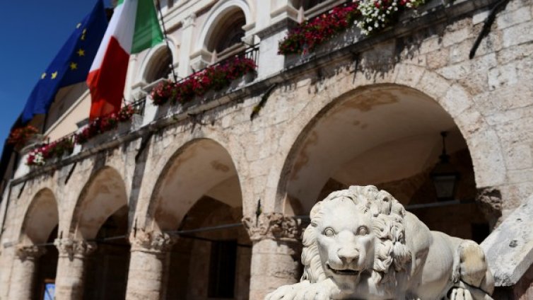 Какво е "Червеното нещо" в Италия?